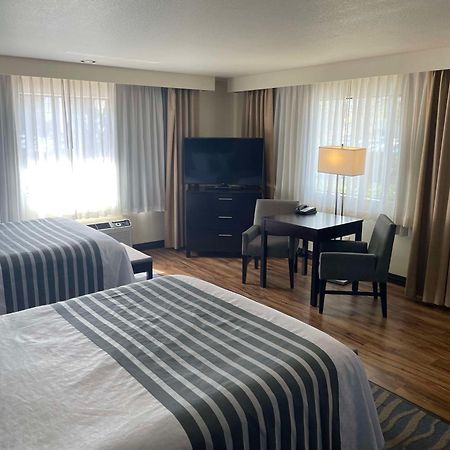 Best Western Plus Edmonds Harbor Inn Buitenkant foto
