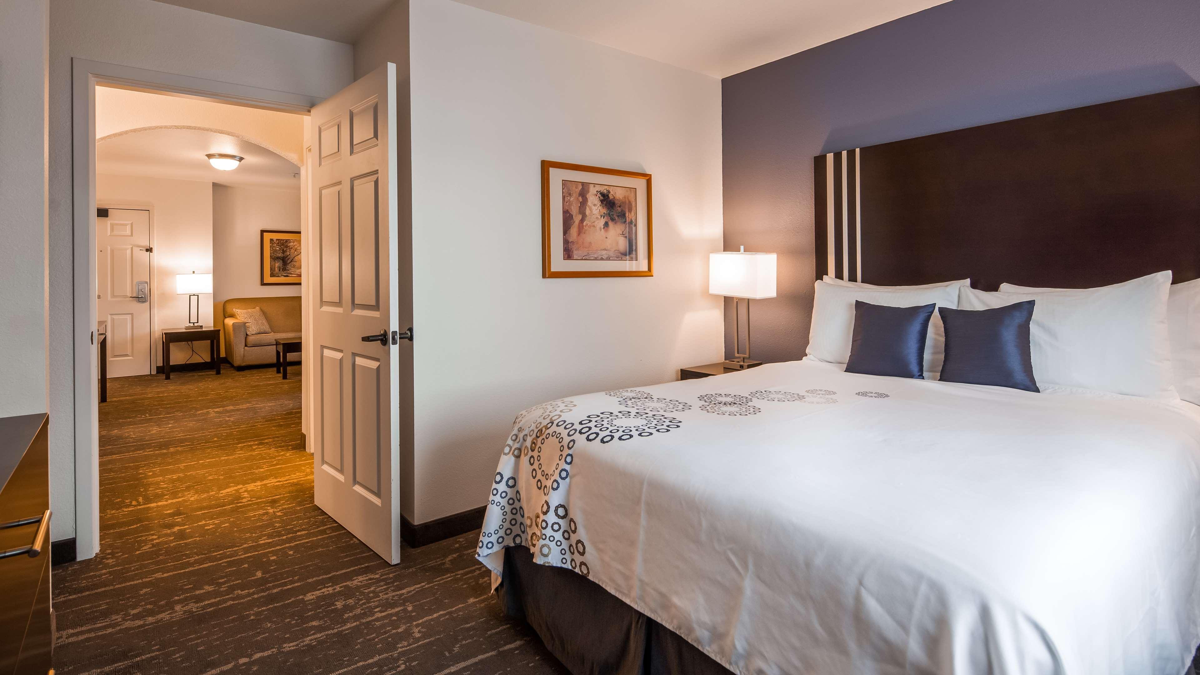 Best Western Plus Edmonds Harbor Inn Buitenkant foto