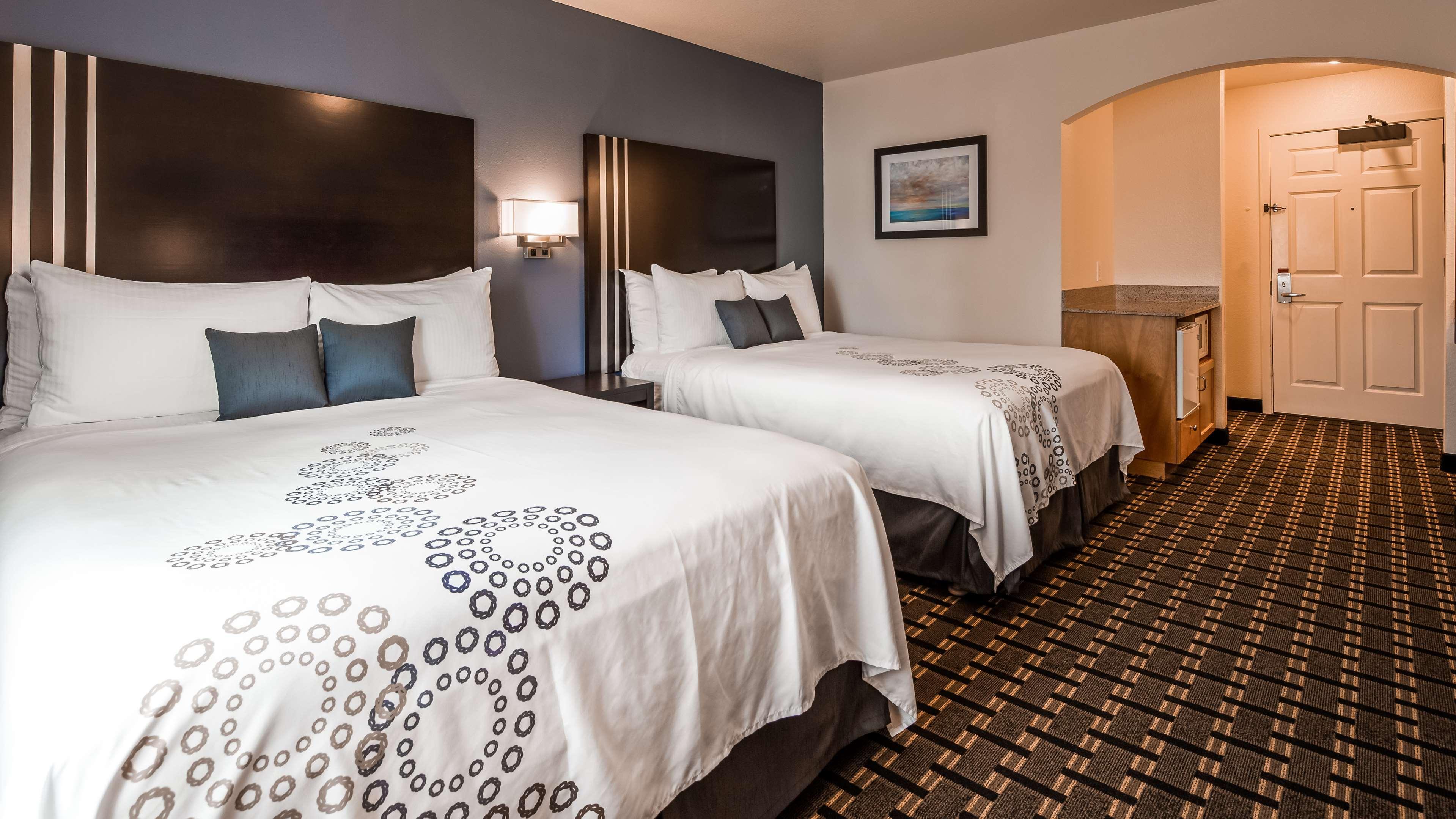 Best Western Plus Edmonds Harbor Inn Buitenkant foto