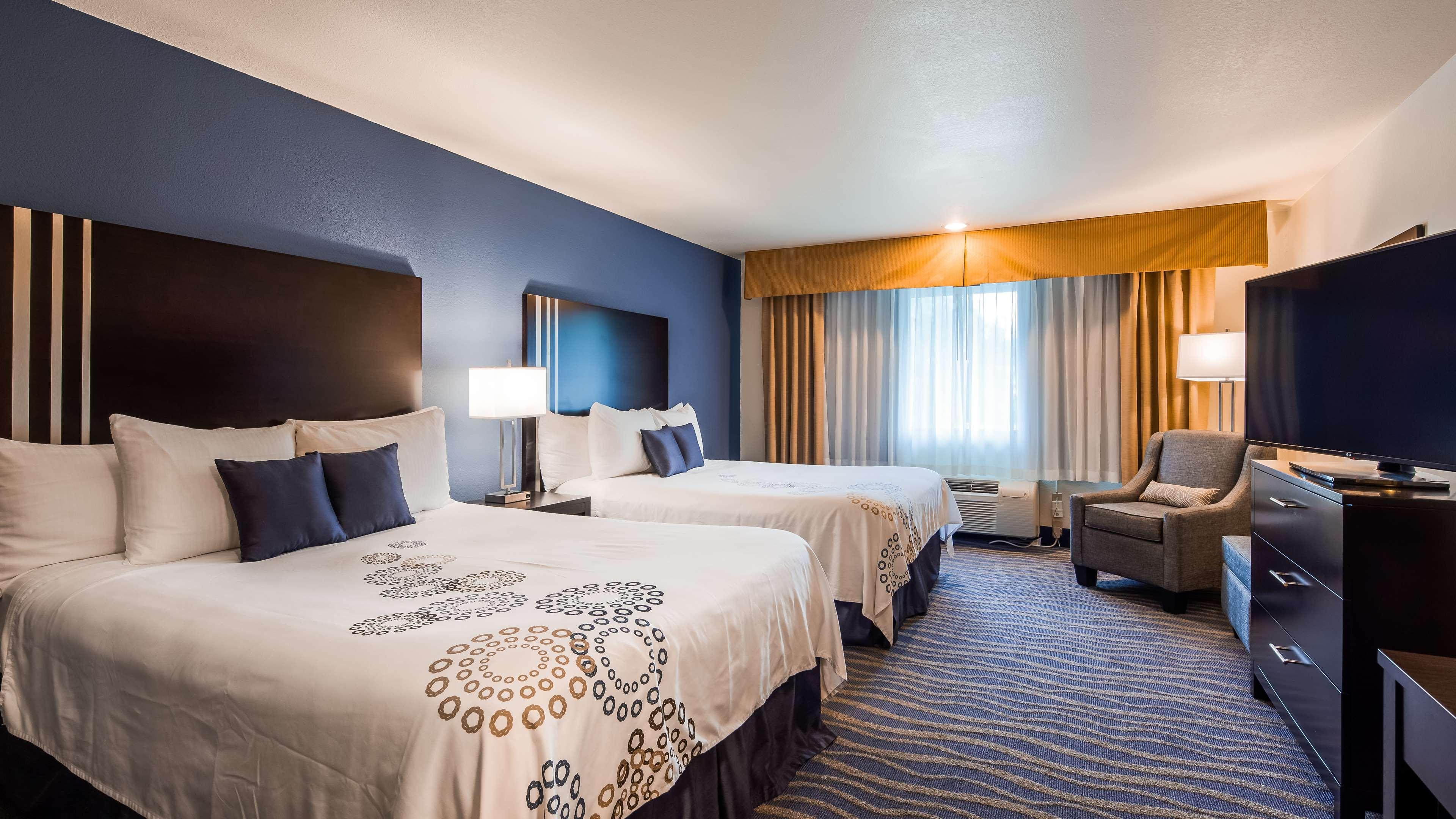 Best Western Plus Edmonds Harbor Inn Buitenkant foto