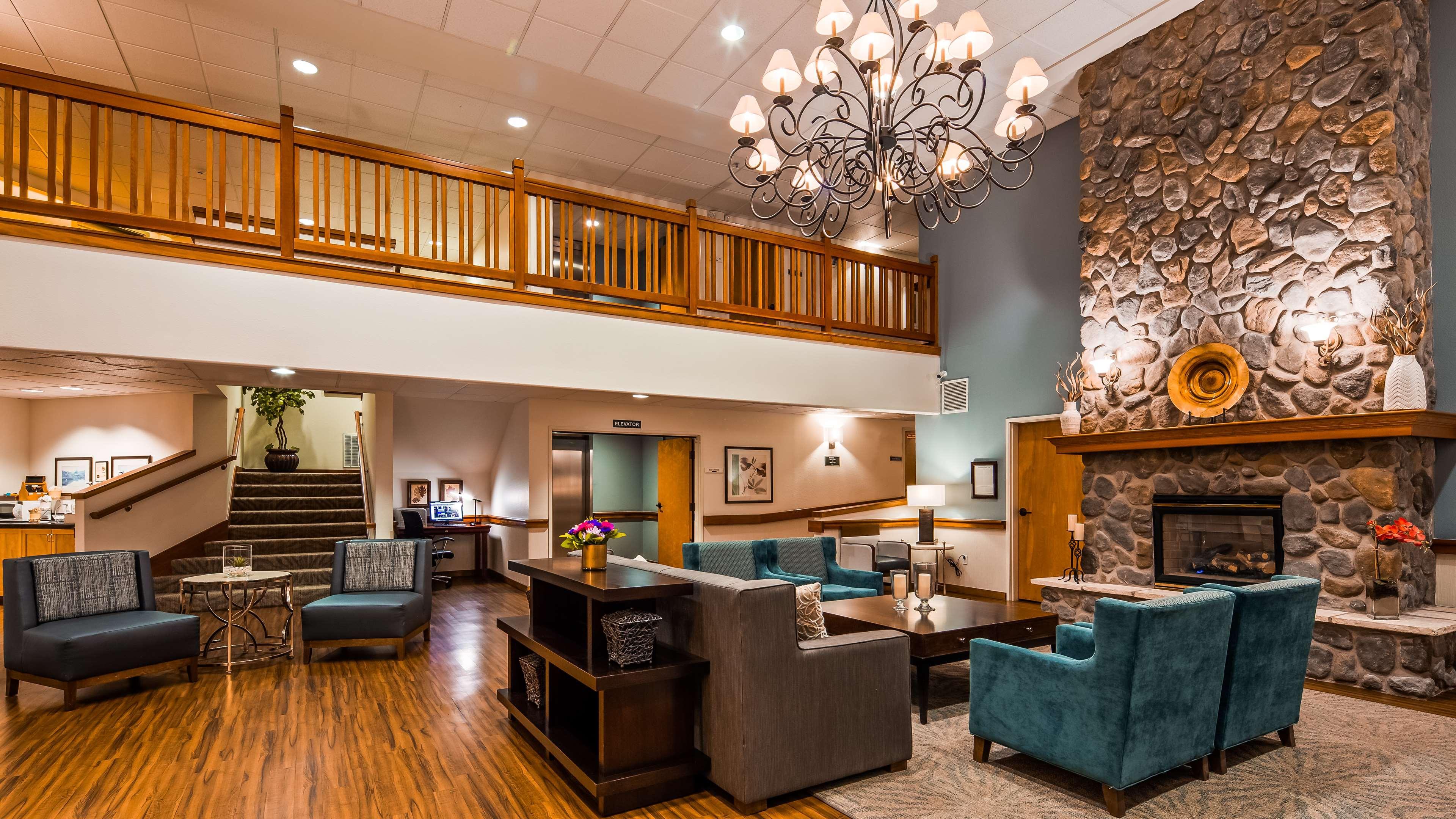 Best Western Plus Edmonds Harbor Inn Buitenkant foto