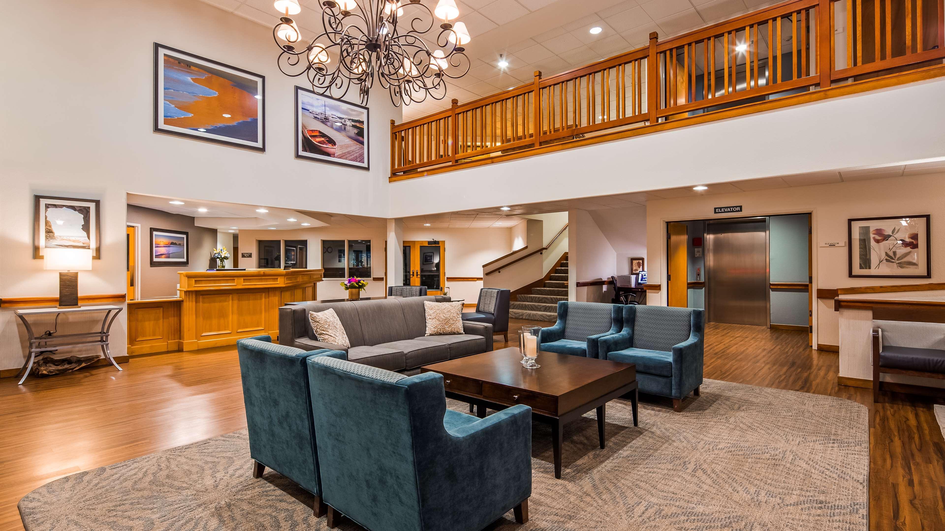 Best Western Plus Edmonds Harbor Inn Buitenkant foto