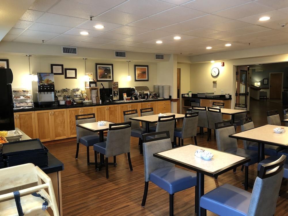 Best Western Plus Edmonds Harbor Inn Buitenkant foto