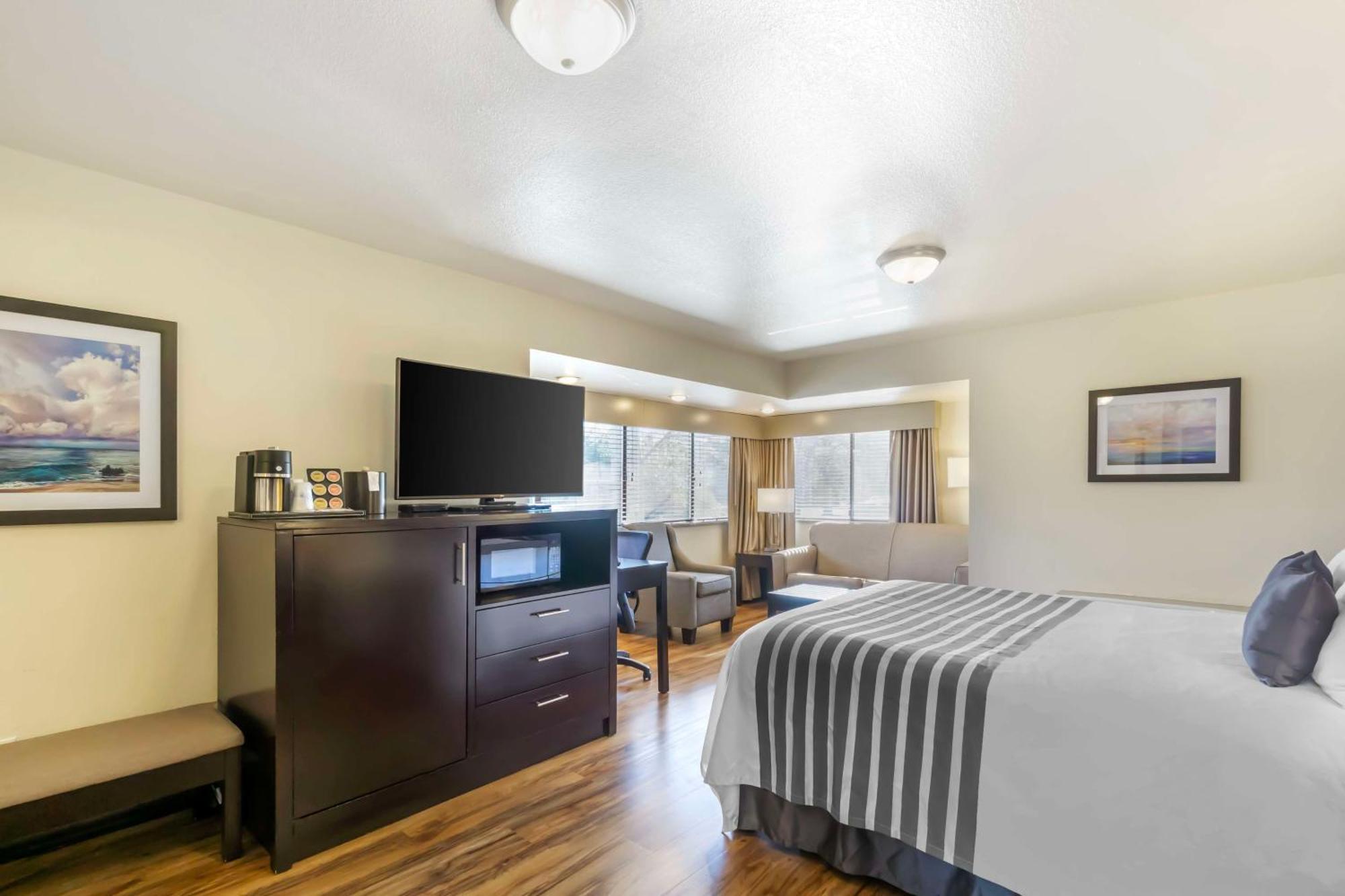 Best Western Plus Edmonds Harbor Inn Buitenkant foto