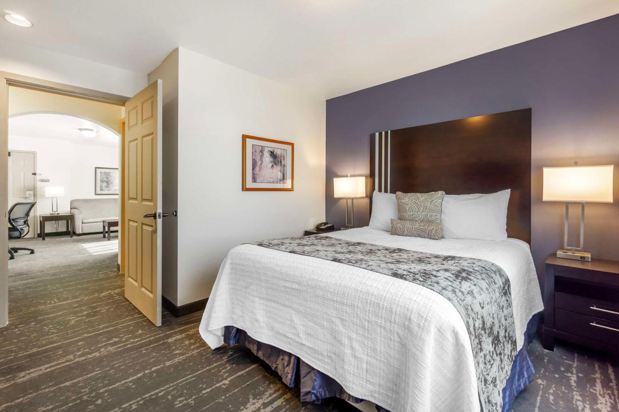 Best Western Plus Edmonds Harbor Inn Buitenkant foto