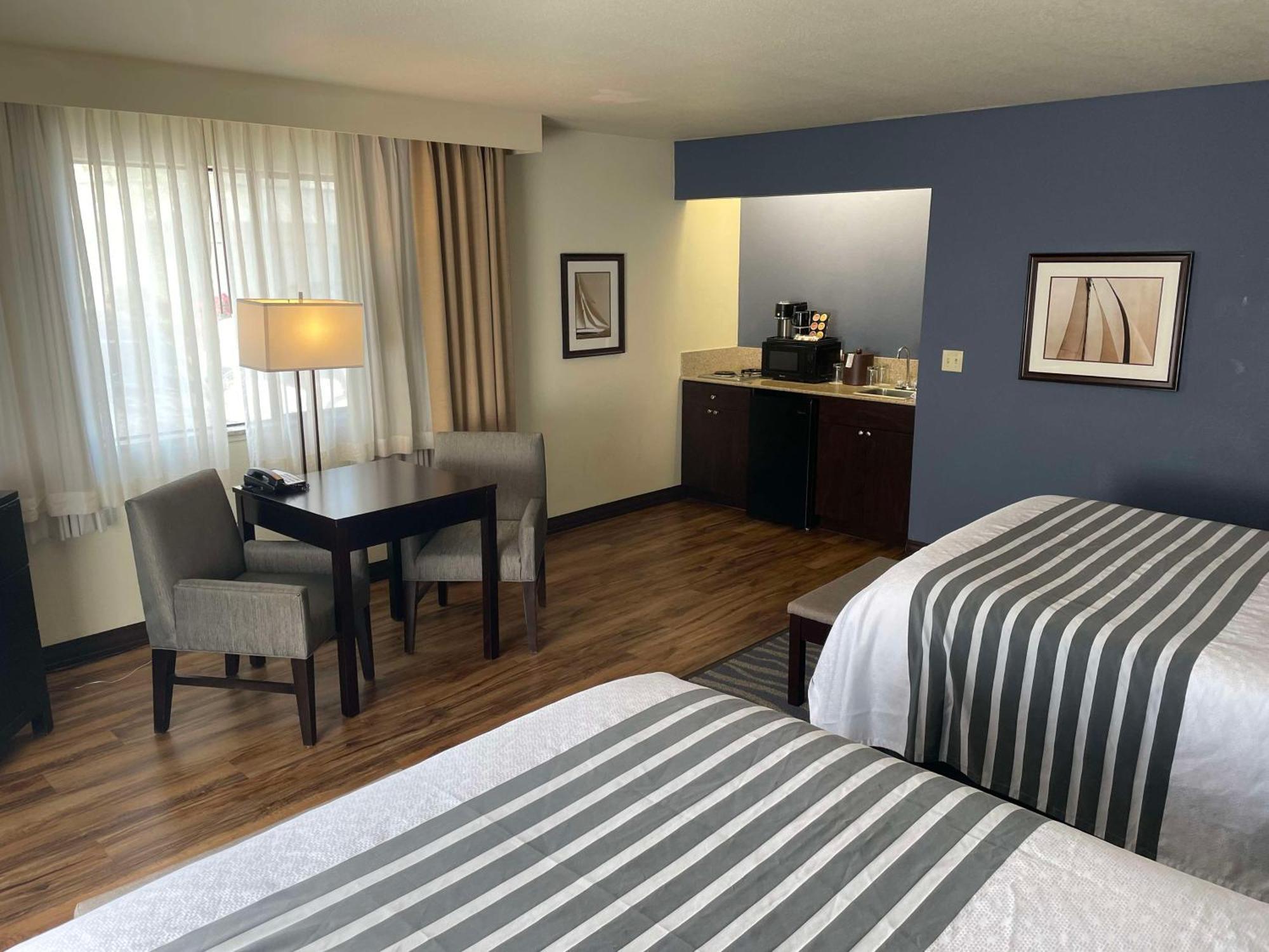 Best Western Plus Edmonds Harbor Inn Buitenkant foto