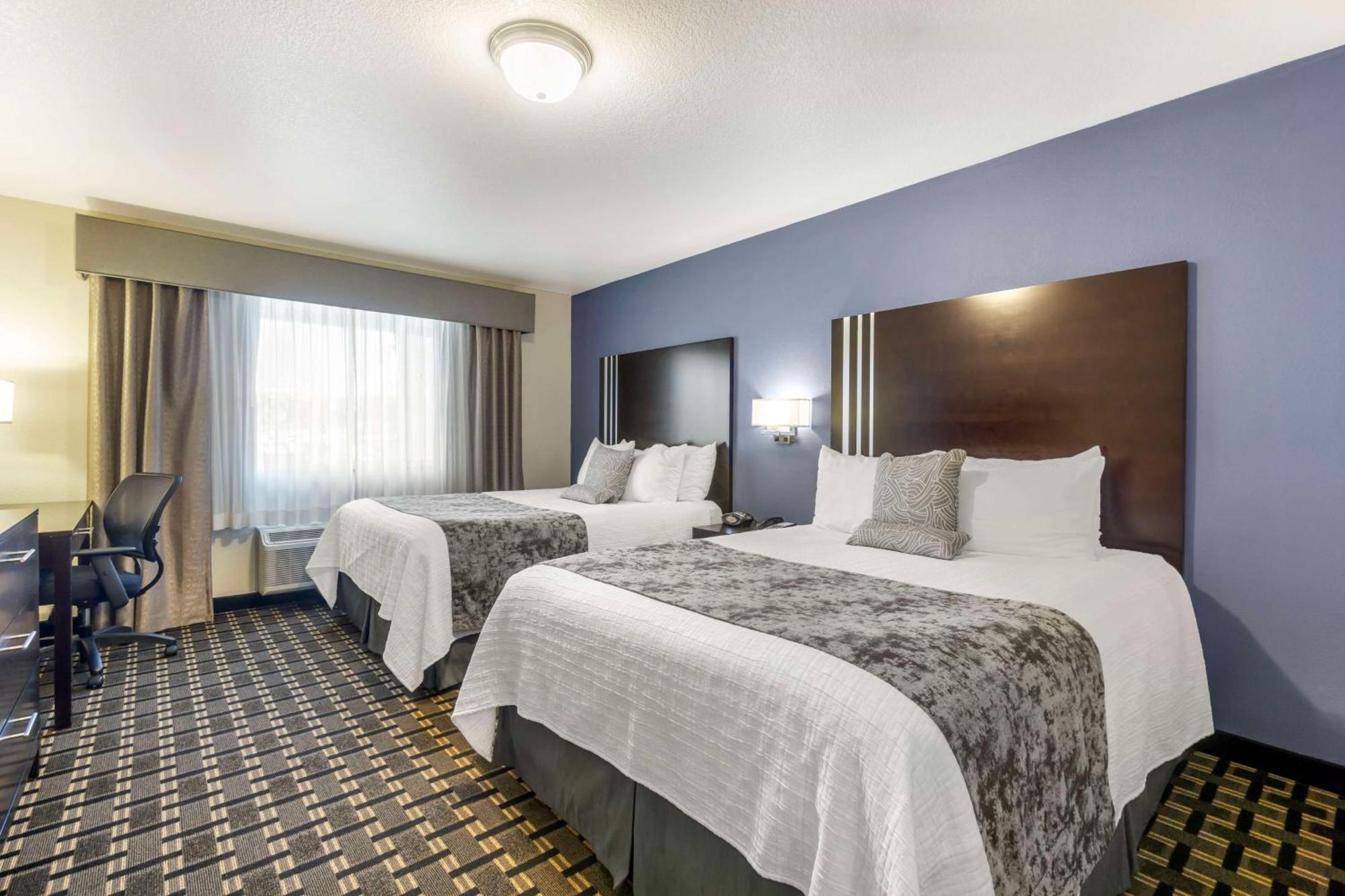 Best Western Plus Edmonds Harbor Inn Buitenkant foto