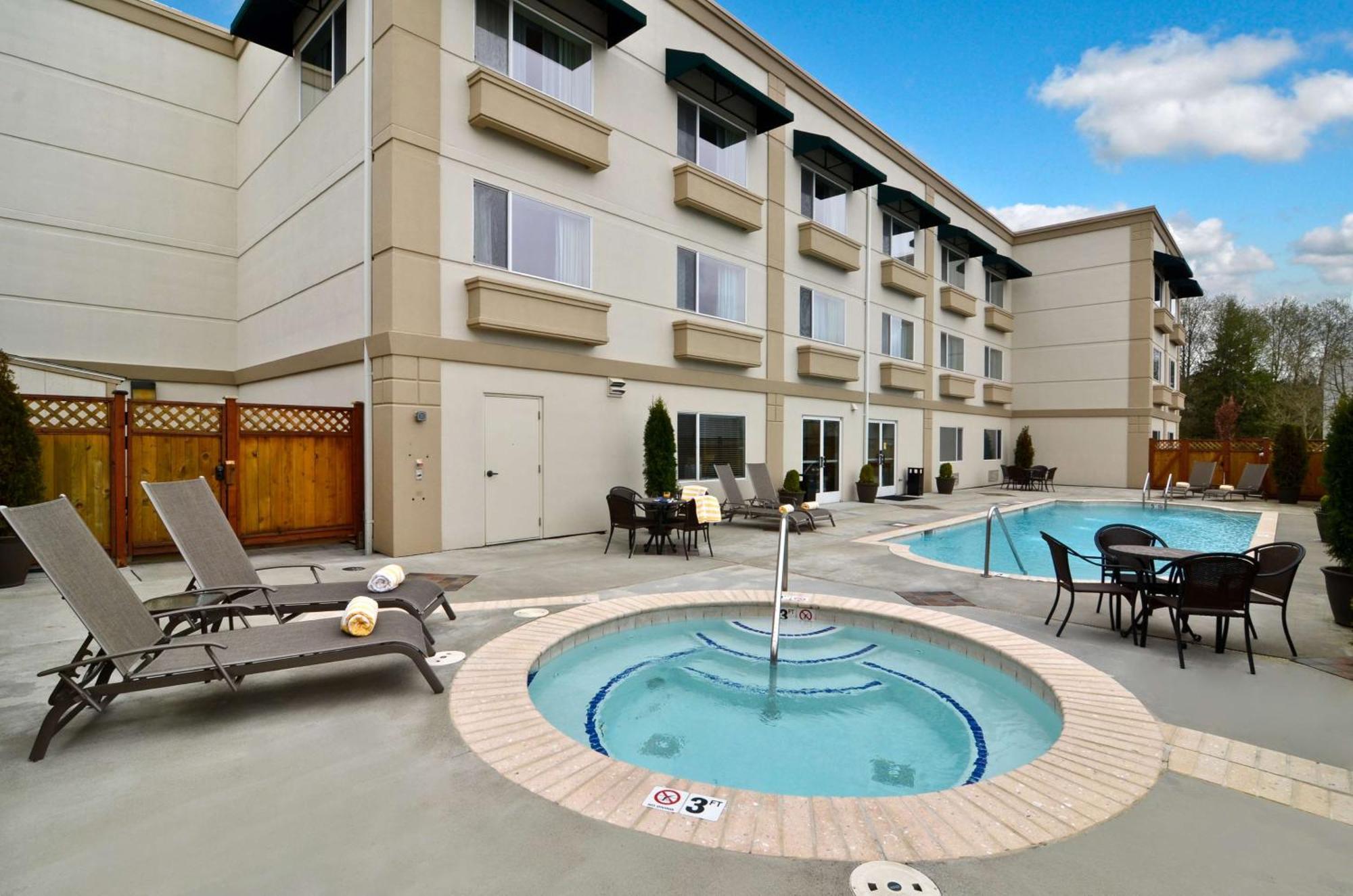 Best Western Plus Edmonds Harbor Inn Buitenkant foto