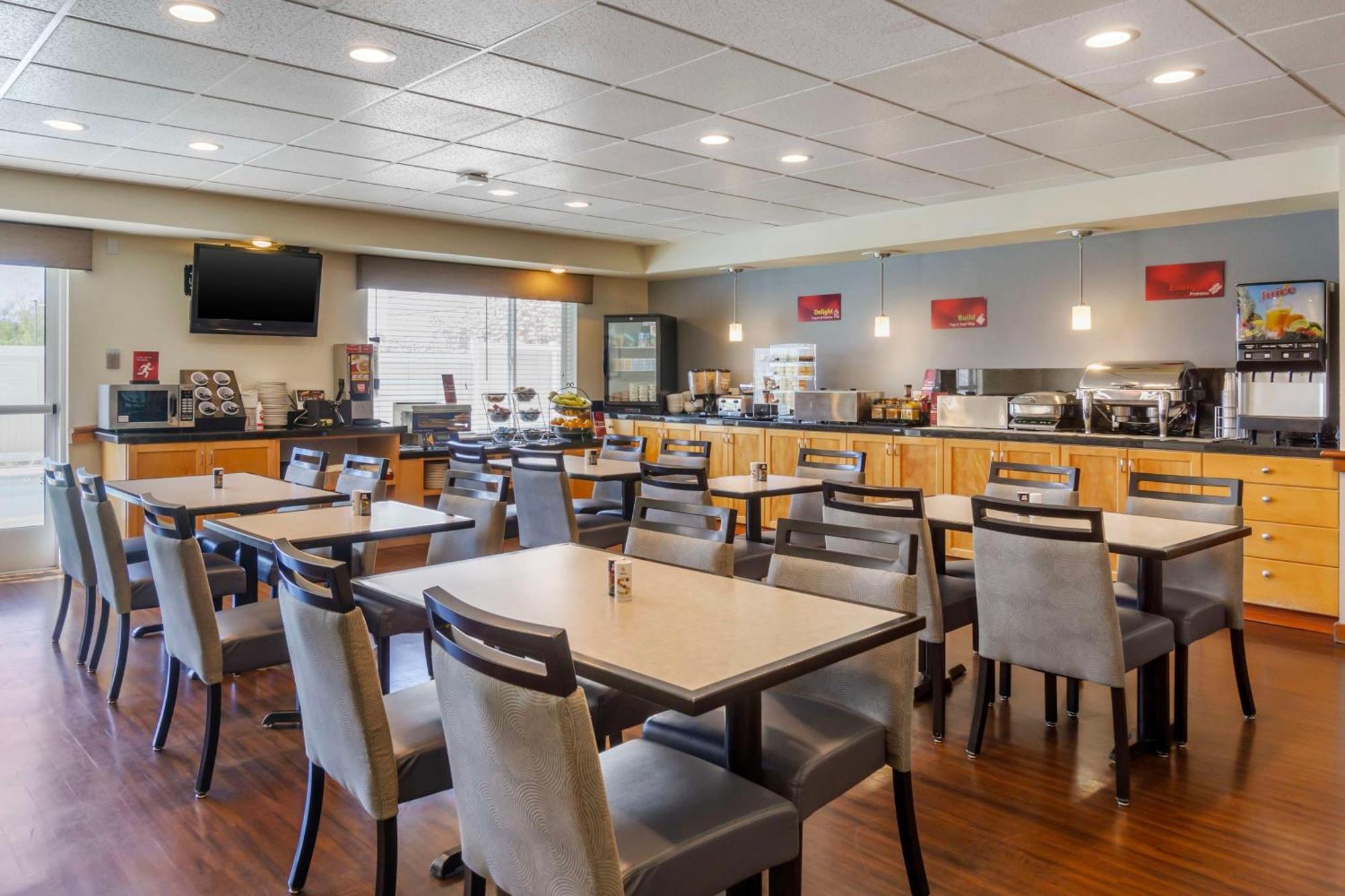 Best Western Plus Edmonds Harbor Inn Buitenkant foto